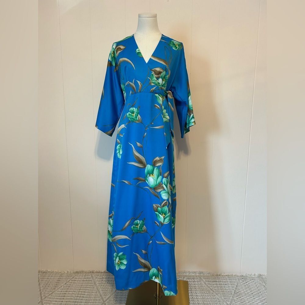 Vintage Tori Richard for Liberty house Hawaiian dress with side slit size 10